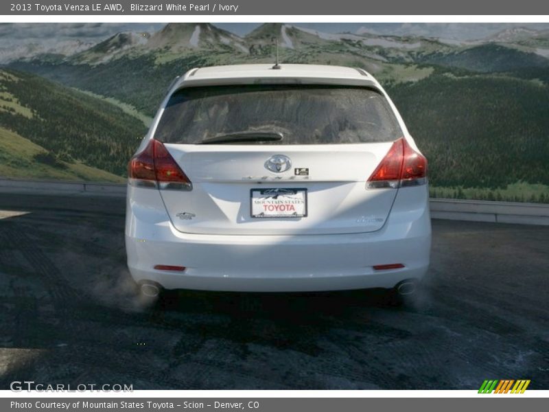 Blizzard White Pearl / Ivory 2013 Toyota Venza LE AWD