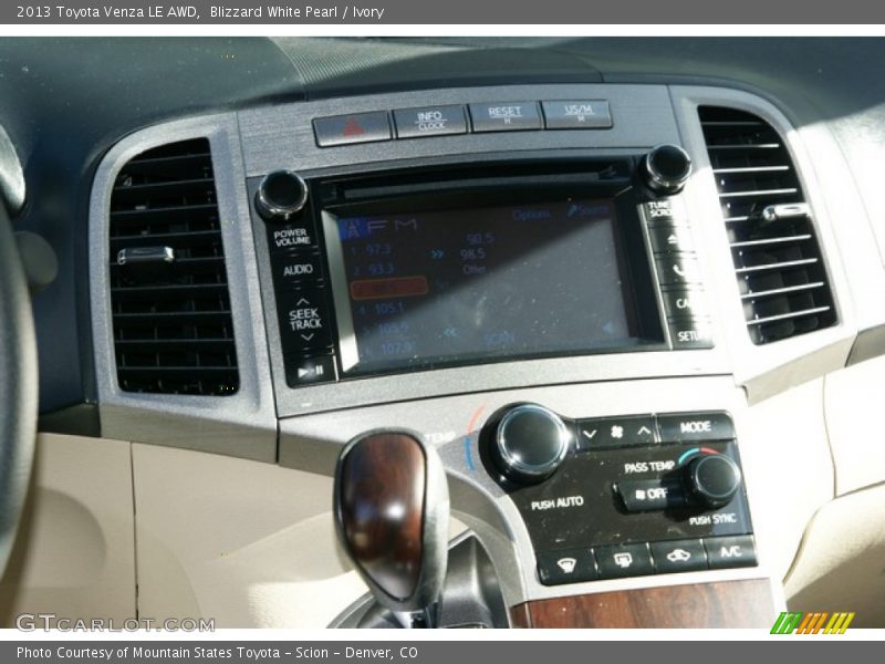 Blizzard White Pearl / Ivory 2013 Toyota Venza LE AWD