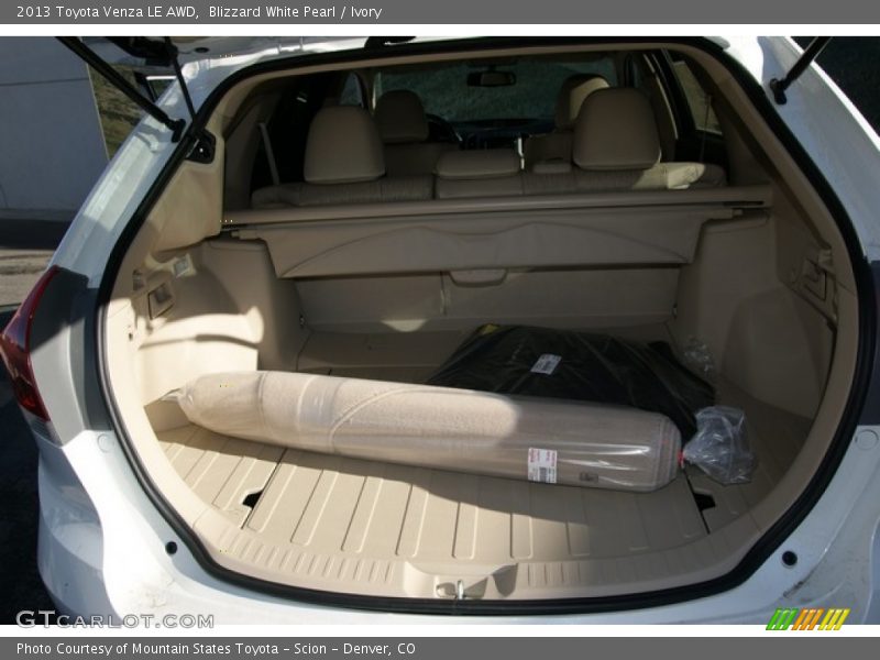 Blizzard White Pearl / Ivory 2013 Toyota Venza LE AWD