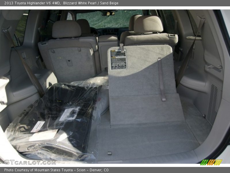 Blizzard White Pearl / Sand Beige 2013 Toyota Highlander V6 4WD