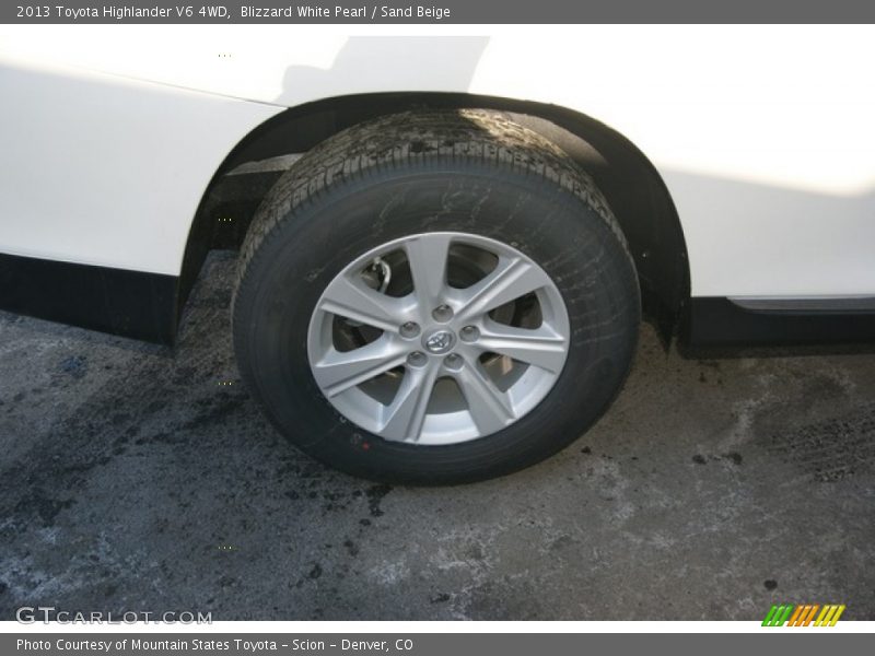 Blizzard White Pearl / Sand Beige 2013 Toyota Highlander V6 4WD