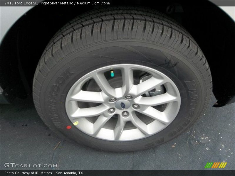 Ingot Silver Metallic / Medium Light Stone 2013 Ford Edge SE