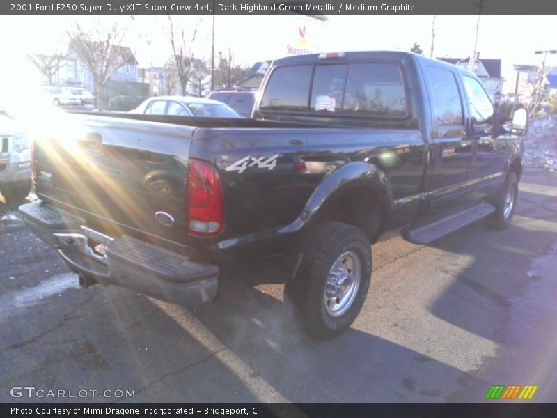 Dark Highland Green Metallic / Medium Graphite 2001 Ford F250 Super Duty XLT Super Crew 4x4