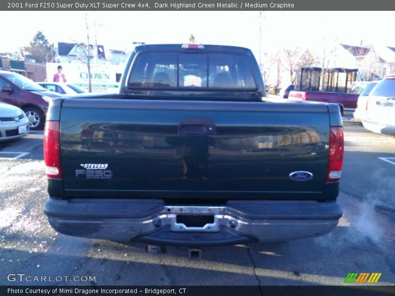 Dark Highland Green Metallic / Medium Graphite 2001 Ford F250 Super Duty XLT Super Crew 4x4