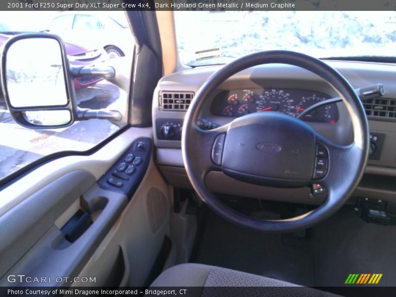 Dark Highland Green Metallic / Medium Graphite 2001 Ford F250 Super Duty XLT Super Crew 4x4