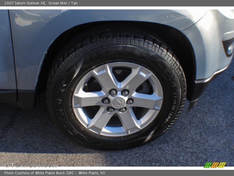 Ocean Mist / Tan 2007 Saturn Outlook XE