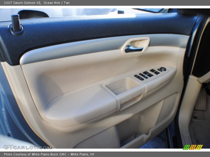 Ocean Mist / Tan 2007 Saturn Outlook XE