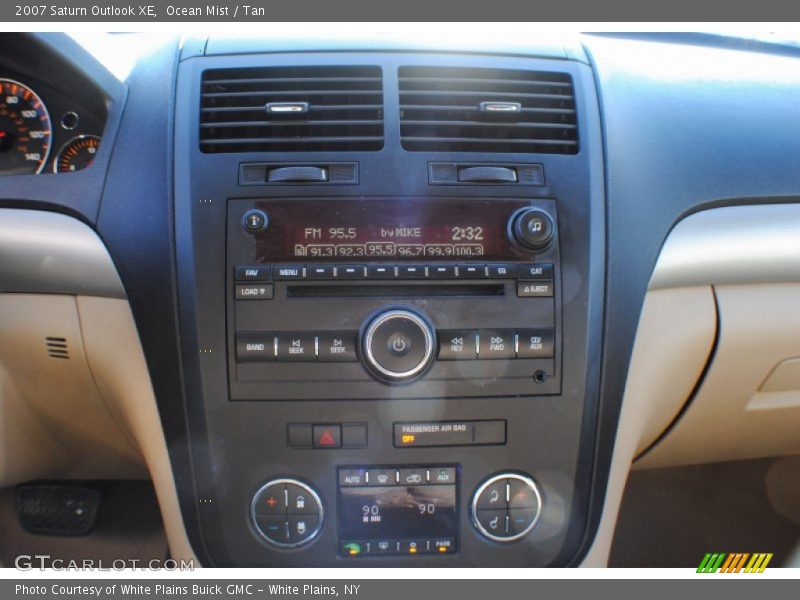 Ocean Mist / Tan 2007 Saturn Outlook XE