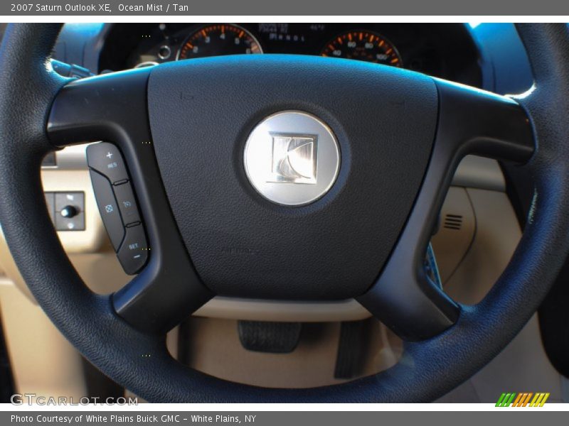Ocean Mist / Tan 2007 Saturn Outlook XE