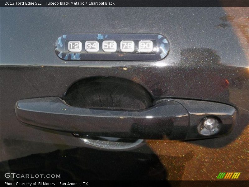 Tuxedo Black Metallic / Charcoal Black 2013 Ford Edge SEL