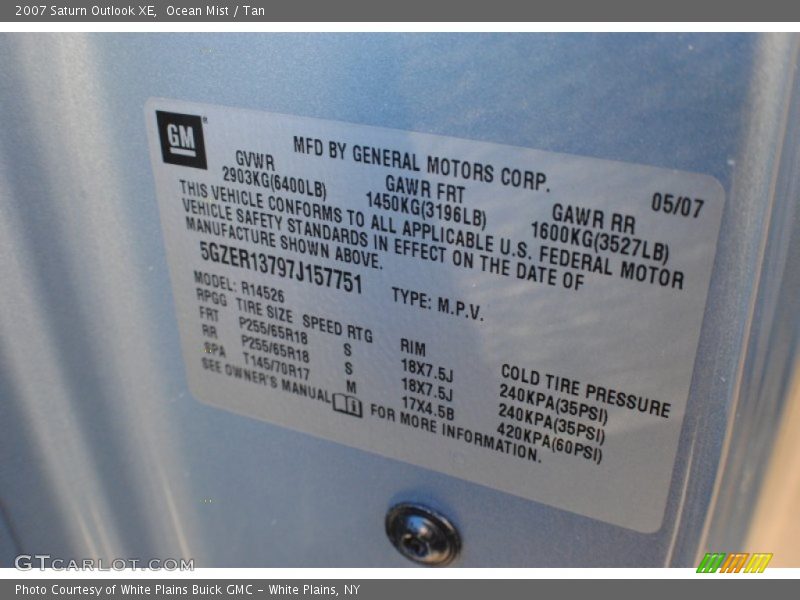 Ocean Mist / Tan 2007 Saturn Outlook XE