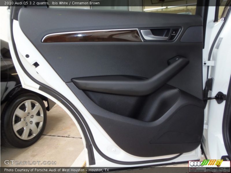 Ibis White / Cinnamon Brown 2010 Audi Q5 3.2 quattro