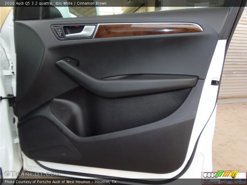 Ibis White / Cinnamon Brown 2010 Audi Q5 3.2 quattro