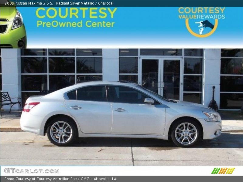 Radiant Silver Metallic / Charcoal 2009 Nissan Maxima 3.5 S