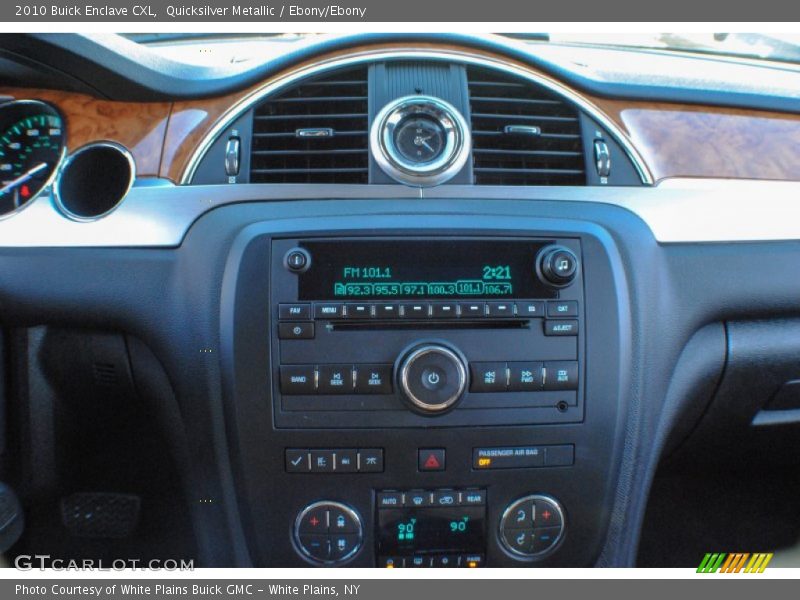 Quicksilver Metallic / Ebony/Ebony 2010 Buick Enclave CXL