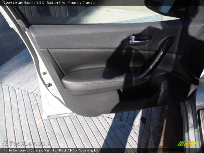 Radiant Silver Metallic / Charcoal 2009 Nissan Maxima 3.5 S