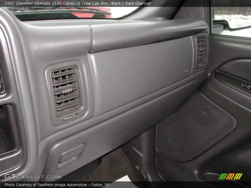 Black / Dark Charcoal 2007 Chevrolet Silverado 1500 Classic LS Crew Cab 4x4