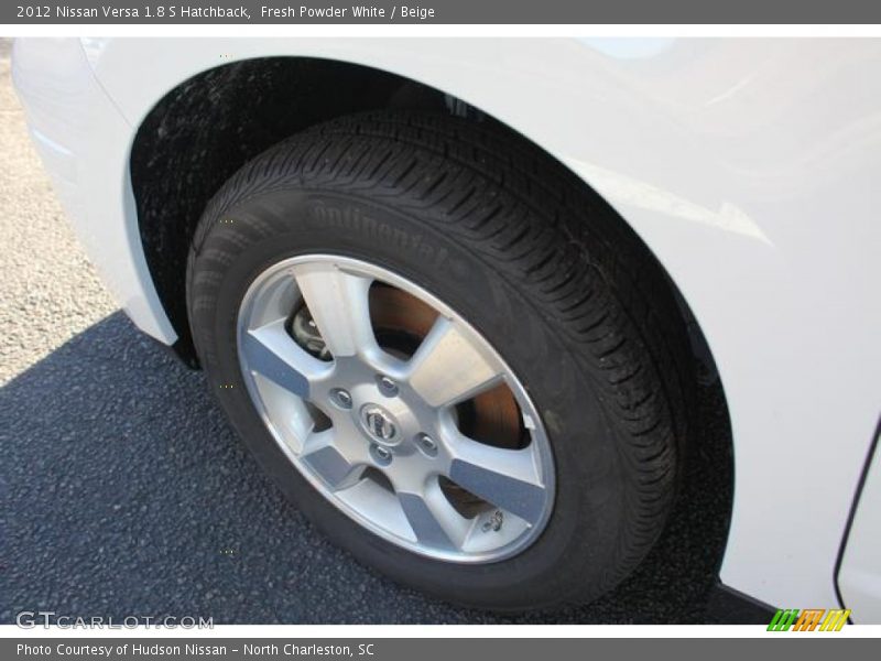 Fresh Powder White / Beige 2012 Nissan Versa 1.8 S Hatchback