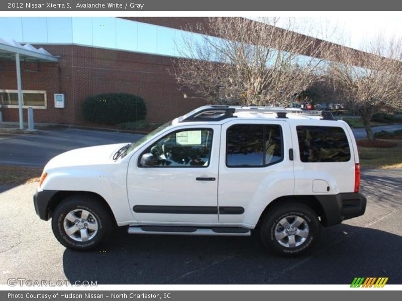 Avalanche White / Gray 2012 Nissan Xterra S