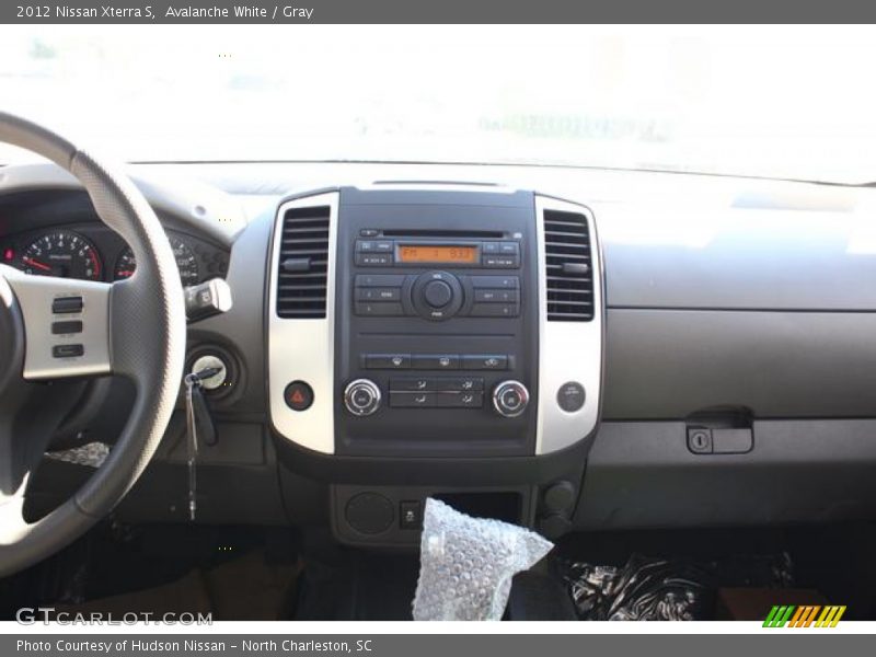 Avalanche White / Gray 2012 Nissan Xterra S