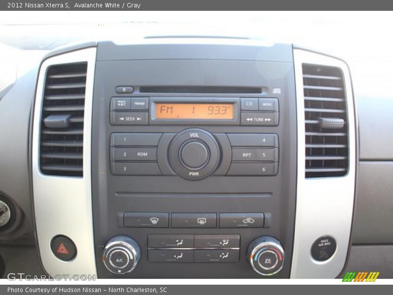 Avalanche White / Gray 2012 Nissan Xterra S