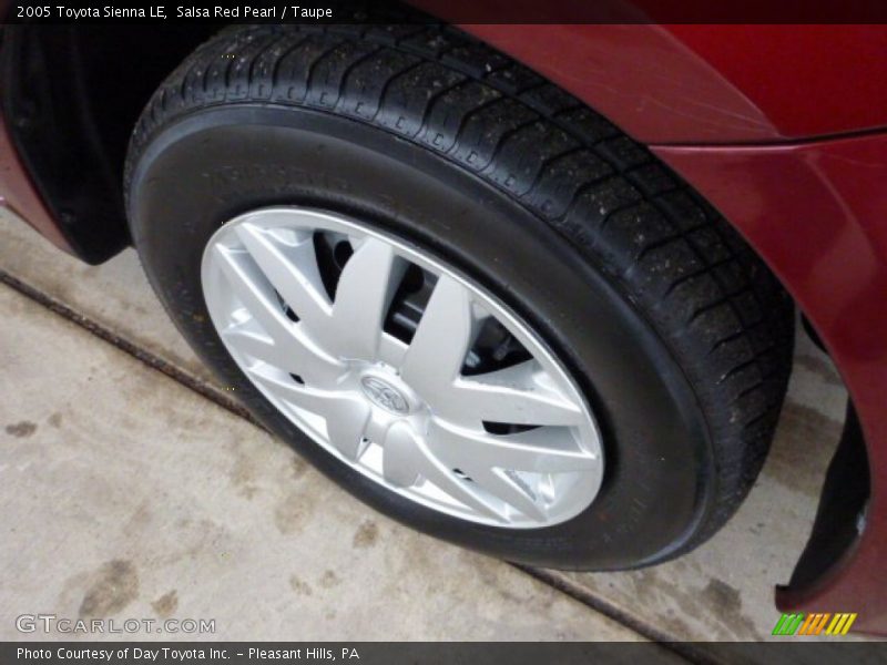 Salsa Red Pearl / Taupe 2005 Toyota Sienna LE