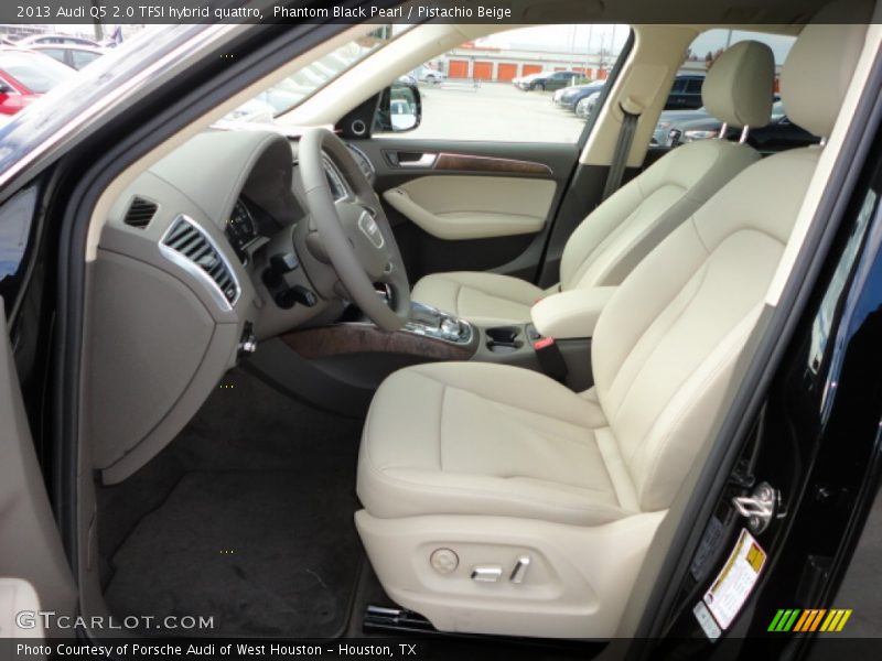Front Seat of 2013 Q5 2.0 TFSI hybrid quattro