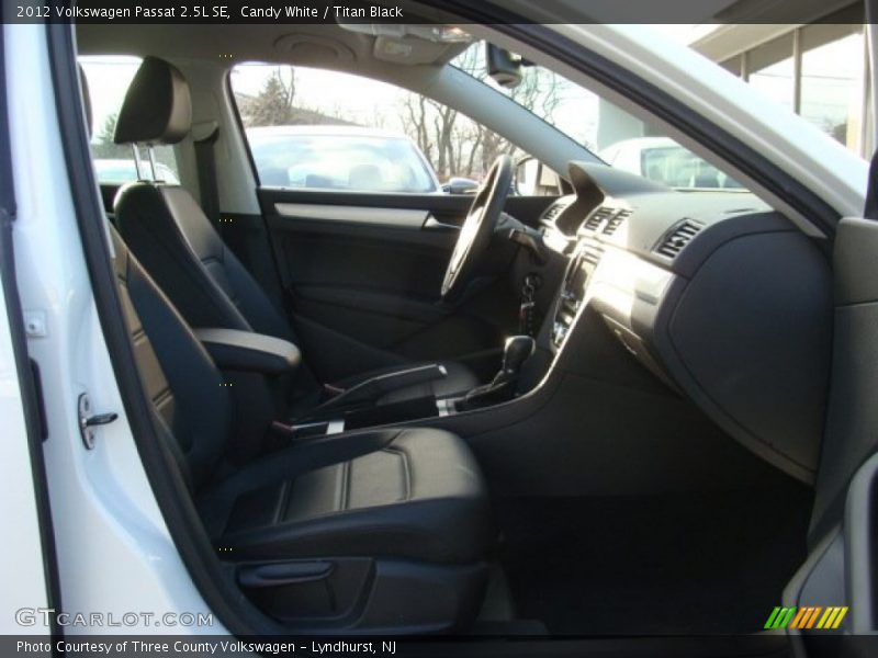 Candy White / Titan Black 2012 Volkswagen Passat 2.5L SE