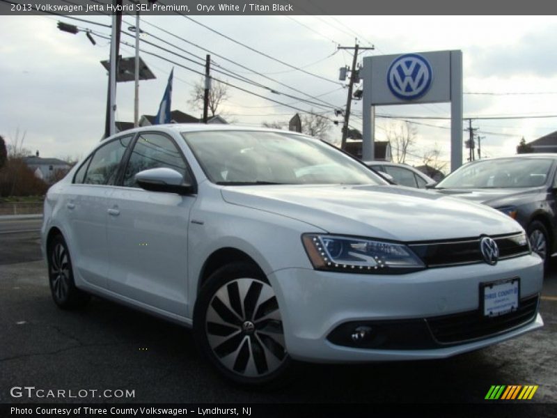 Oryx White / Titan Black 2013 Volkswagen Jetta Hybrid SEL Premium