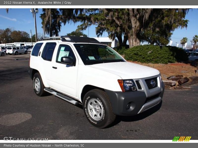 Avalanche White / Gray 2012 Nissan Xterra X