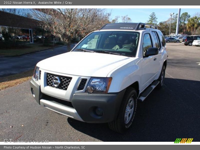 Avalanche White / Gray 2012 Nissan Xterra X