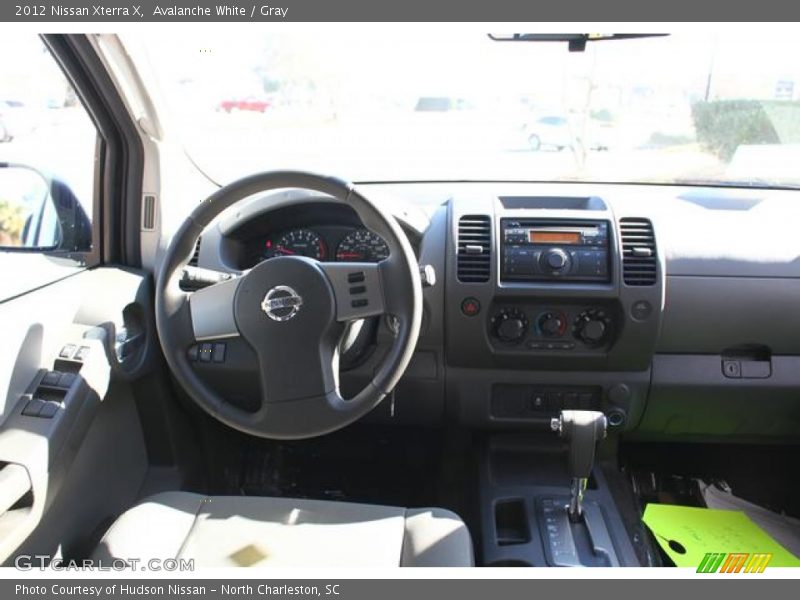 Avalanche White / Gray 2012 Nissan Xterra X