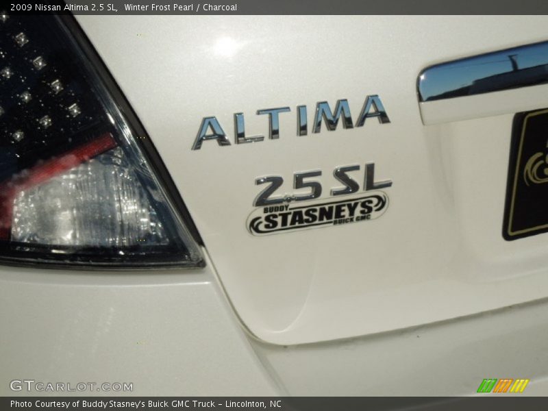 Winter Frost Pearl / Charcoal 2009 Nissan Altima 2.5 SL