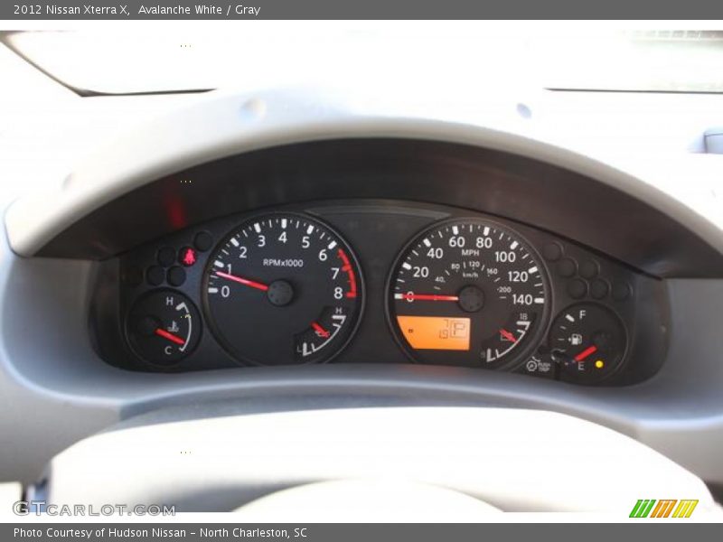 Avalanche White / Gray 2012 Nissan Xterra X