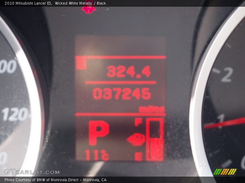 Wicked White Metallic / Black 2010 Mitsubishi Lancer ES