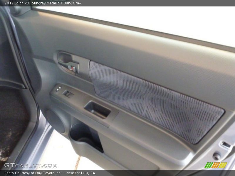 Stingray Metallic / Dark Gray 2012 Scion xB
