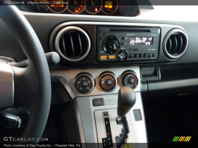 Stingray Metallic / Dark Gray 2012 Scion xB