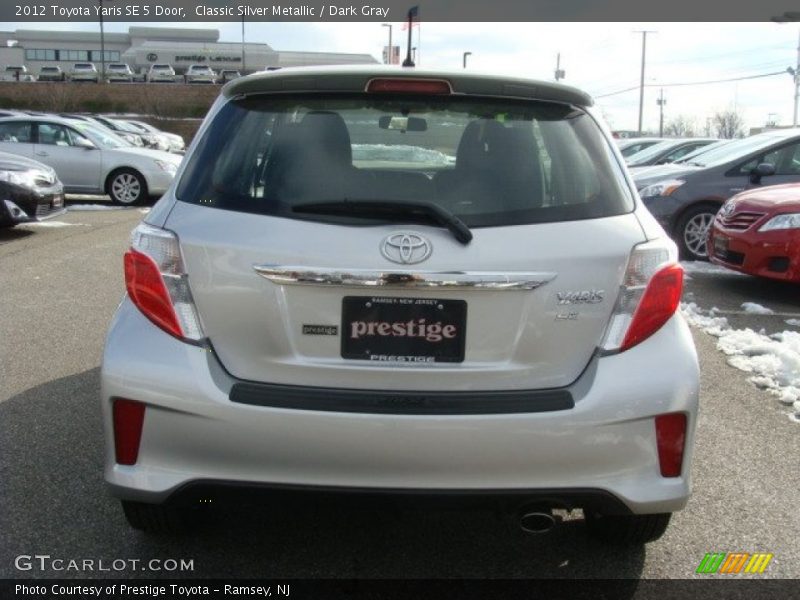 Classic Silver Metallic / Dark Gray 2012 Toyota Yaris SE 5 Door