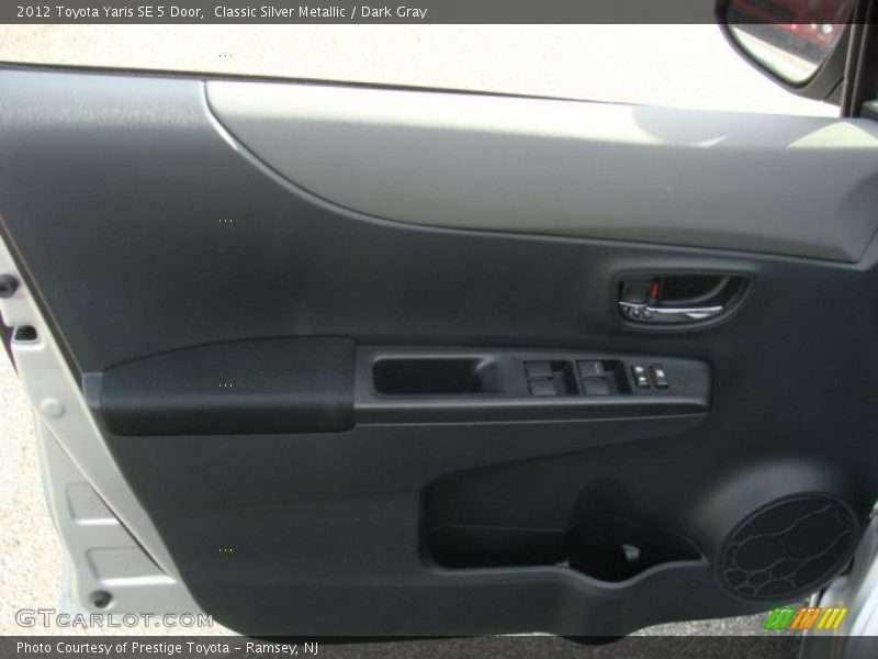 Classic Silver Metallic / Dark Gray 2012 Toyota Yaris SE 5 Door
