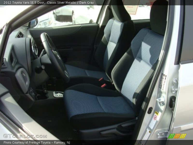 Classic Silver Metallic / Dark Gray 2012 Toyota Yaris SE 5 Door