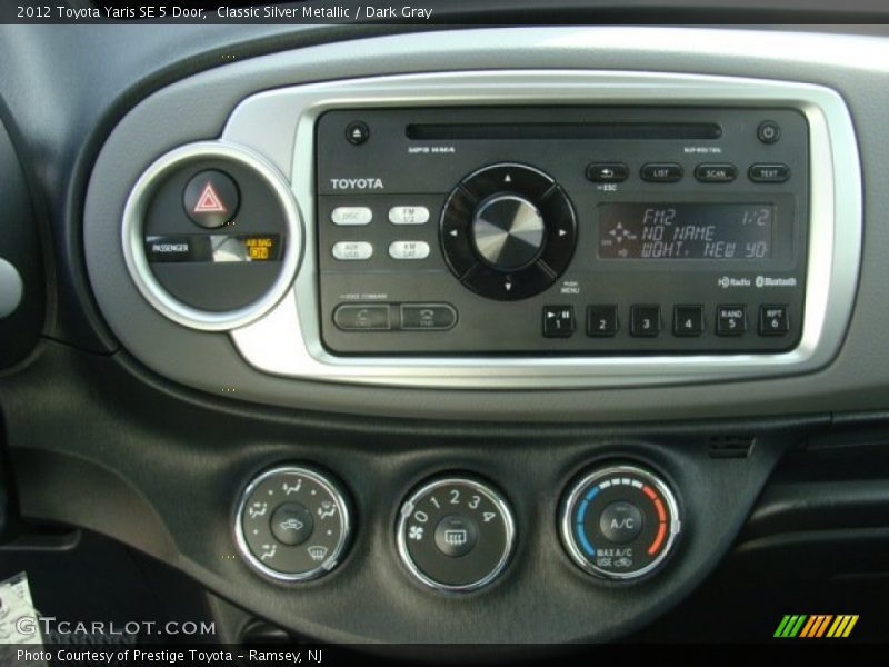 Classic Silver Metallic / Dark Gray 2012 Toyota Yaris SE 5 Door