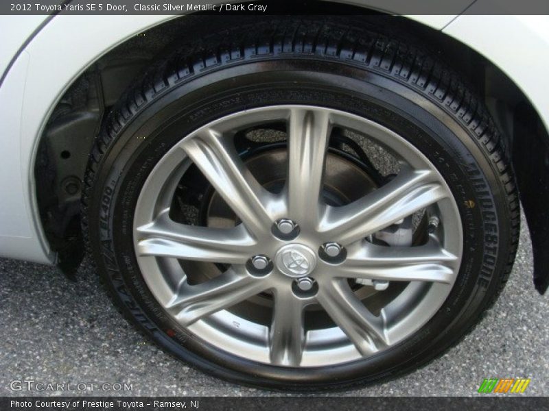 Classic Silver Metallic / Dark Gray 2012 Toyota Yaris SE 5 Door