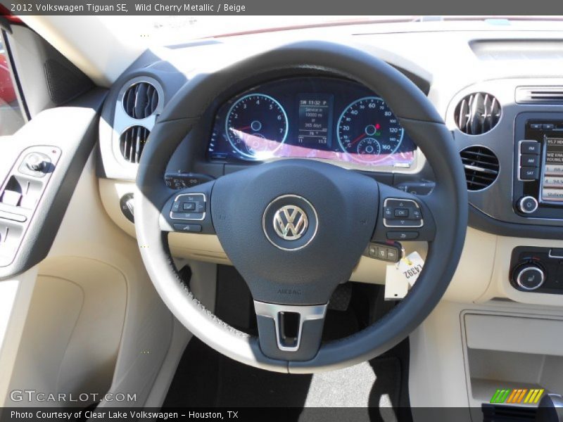 Wild Cherry Metallic / Beige 2012 Volkswagen Tiguan SE