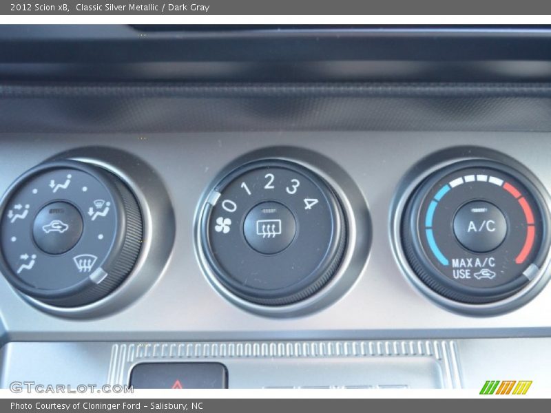 Classic Silver Metallic / Dark Gray 2012 Scion xB