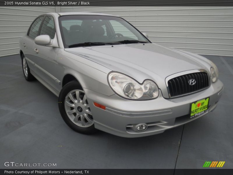 Bright Silver / Black 2005 Hyundai Sonata GLS V6