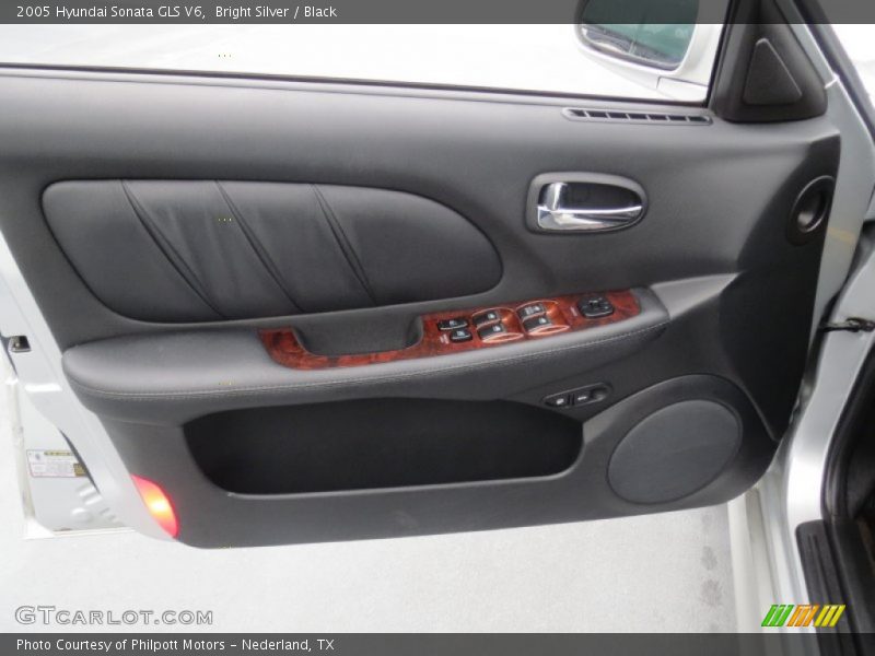 Bright Silver / Black 2005 Hyundai Sonata GLS V6