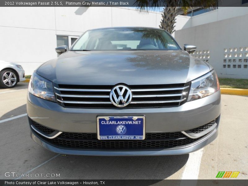 Platinum Gray Metallic / Titan Black 2012 Volkswagen Passat 2.5L S