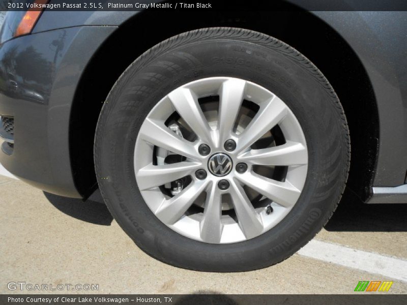 Platinum Gray Metallic / Titan Black 2012 Volkswagen Passat 2.5L S