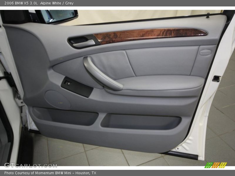 Alpine White / Grey 2006 BMW X5 3.0i