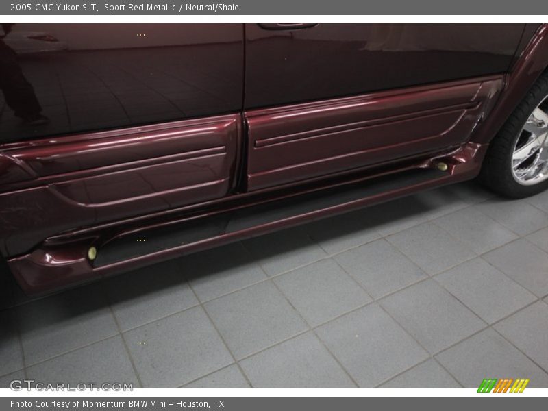 Sport Red Metallic / Neutral/Shale 2005 GMC Yukon SLT